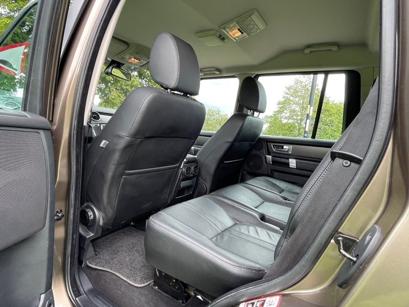 Land Rover Discovery Sdv6 Gs Grey #33