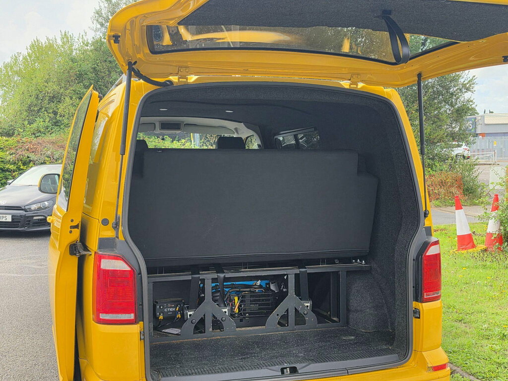 Volkswagen Transporter 2.0 Tdi T32 Bluemotion Tech Startline Fwd Swb Euro Yellow #3