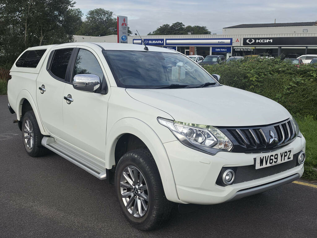 Mitsubishi L200 2.4 Di-d Dc Barbarian 4Wd Euro 6 Black