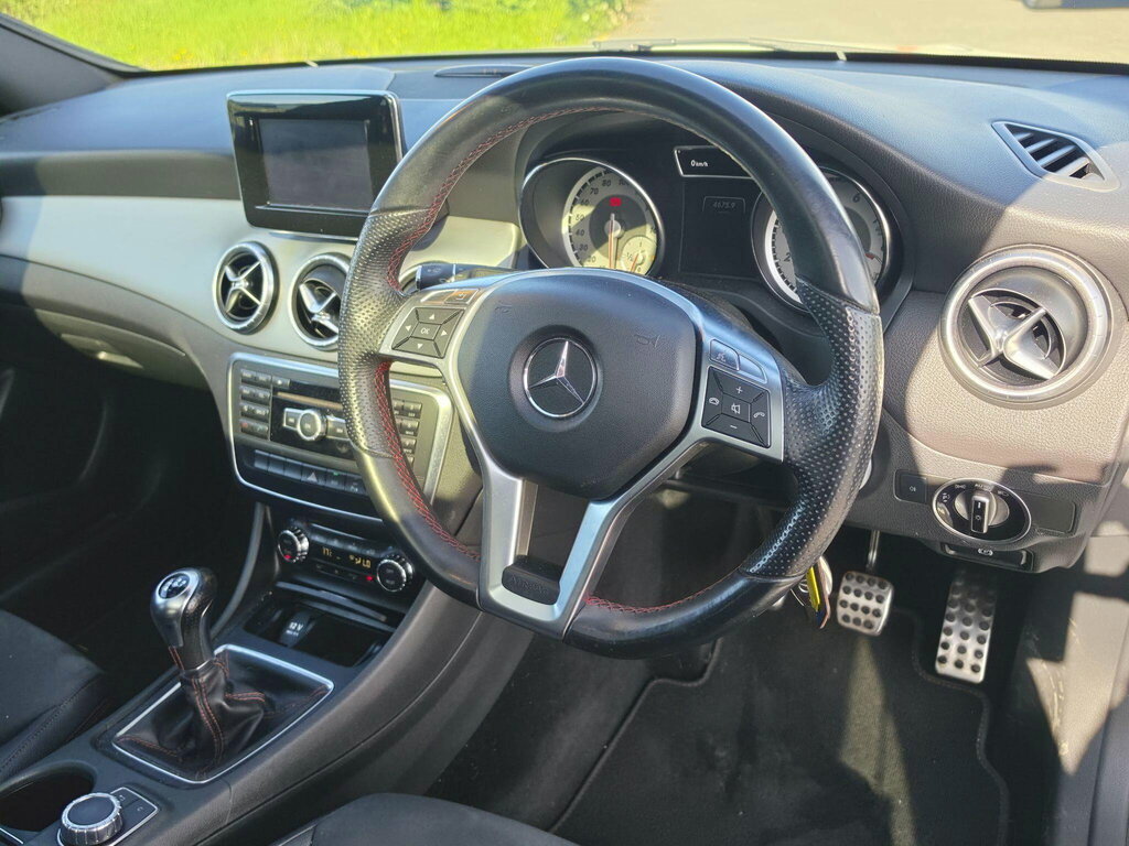 Mercedes-Benz CLA Class 1.6 Cla180 Amg Sport Coupe Euro 6 Ss White #4