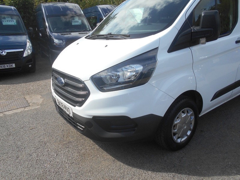 Ford Transit Custom 2.2 460 Trend L4 H3 Wheelchair Accessible Minibus White #11