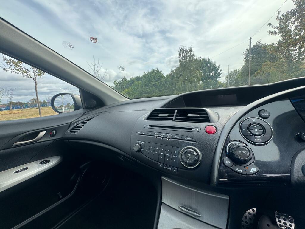 Honda Civic 1.8L Es I-vtec 139 Bhp Grey #23
