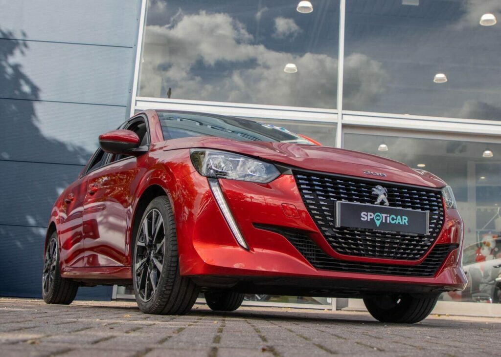 Peugeot 208 1.2 Puretech Allure Premium Euro 6 S S Red #6