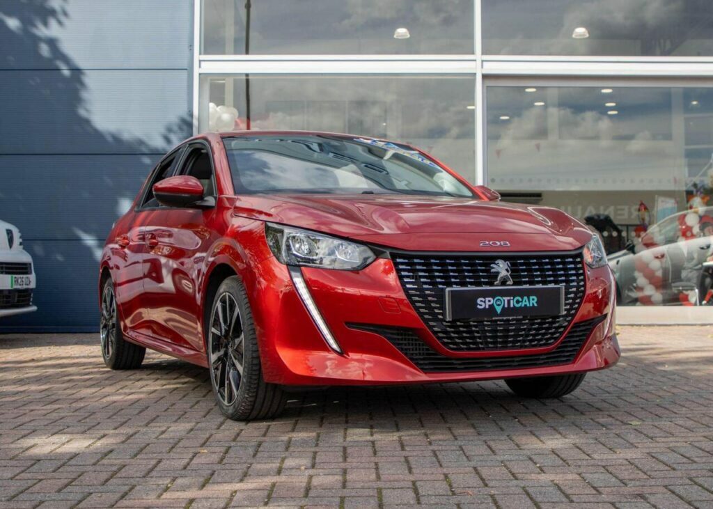Peugeot 208 1.2 Puretech Allure Premium Euro 6 S S Red