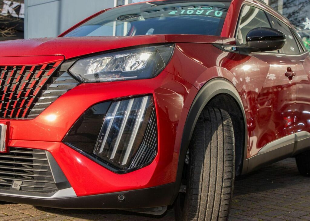 Peugeot e-2008 50Kwh Allure 7Kw Charger Red #5