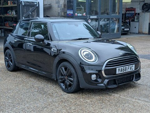 Mini Hatch 1.5 Cooper Sport Black