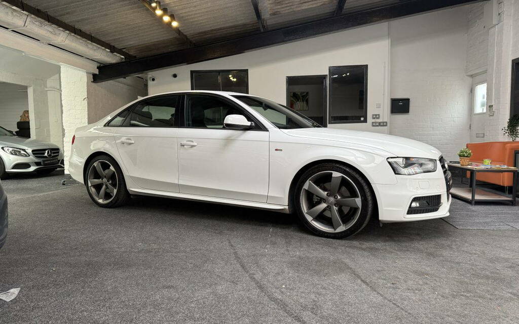 Audi A4 2.0 Tdi Black Edition Saloon White #3