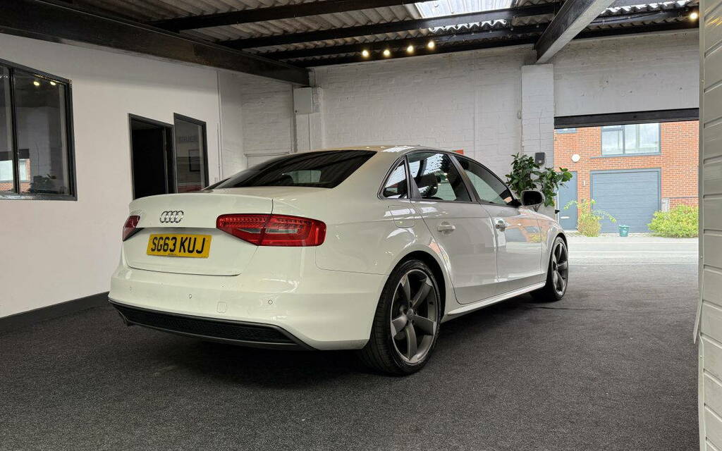 Audi A4 2.0 Tdi Black Edition Saloon White #4