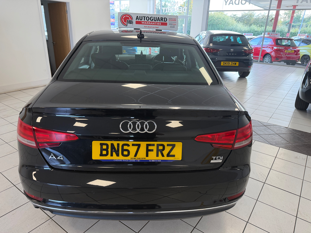 Audi A4 2.0 L Tdi Ultra Se Black #5