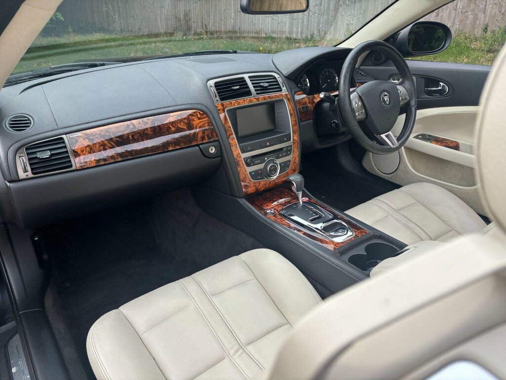 Jaguar XK 4.2 V8 Euro 4 Silver #17