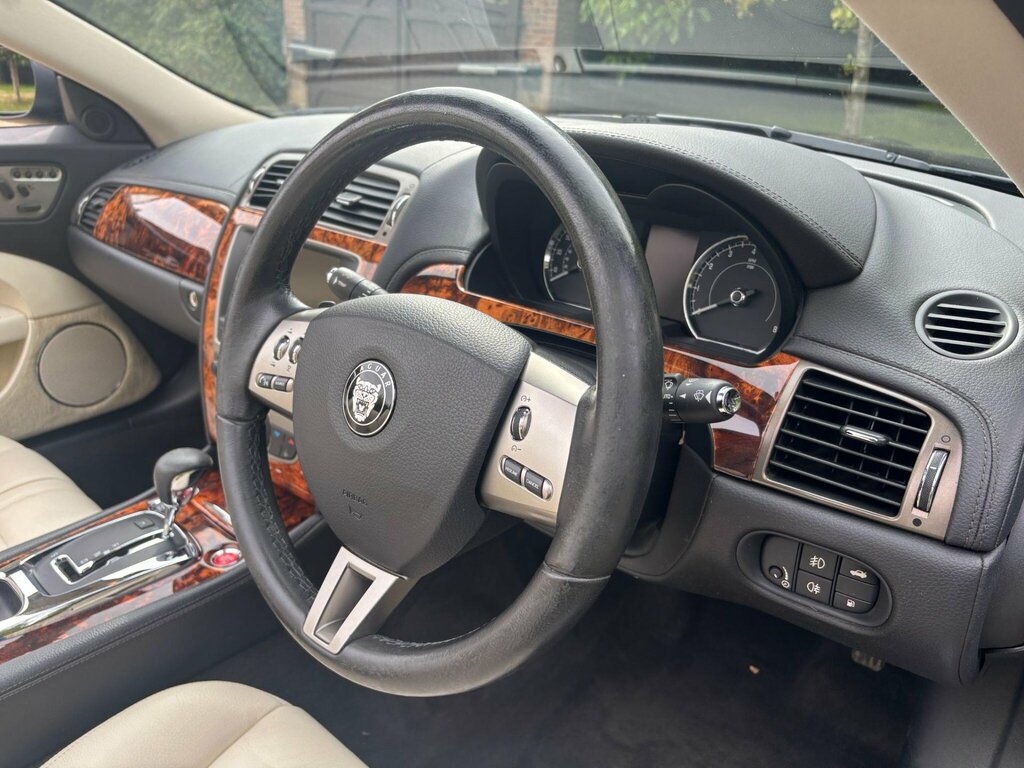 Jaguar XK 4.2 V8 Euro 4 Silver #32