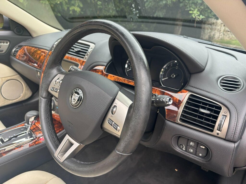 Jaguar XK 4.2 V8 Euro 4 Silver #35
