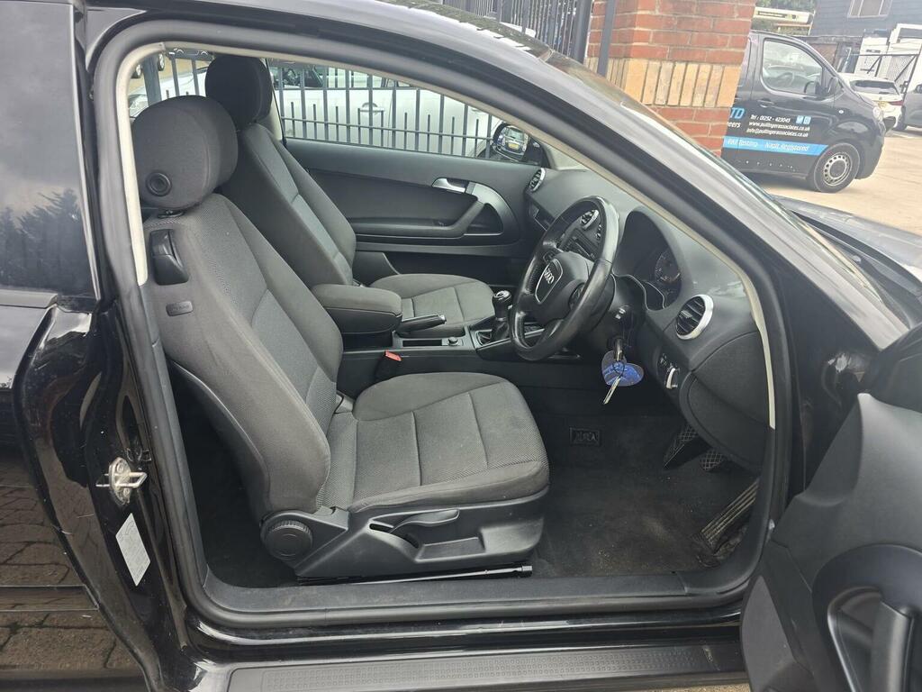 Audi A3 1.6 Tdi Se Euro 5 Ss Black #5