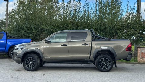 Toyota HILUX 2.8 Hilux Invincible Brown #2