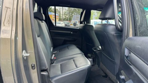 Toyota HILUX 2.4D Active 150 #10