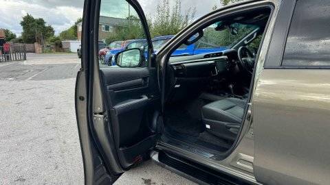 Toyota HILUX 2.4D Active 150 #26