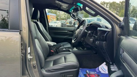 Toyota HILUX 2.4D Active 150 #7