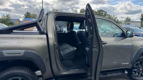 Toyota HILUX 2.4D Active 150 #21