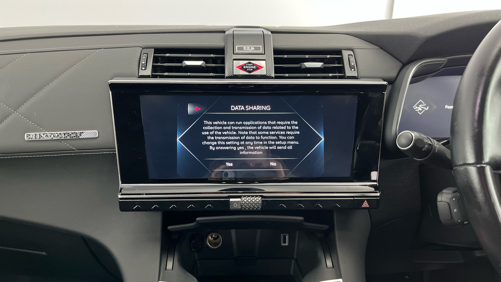 DS DS 7 Crossback 1.6 E-tense 13.2Kwh Rivoli Crossback Plug-in Eat8 Black #12