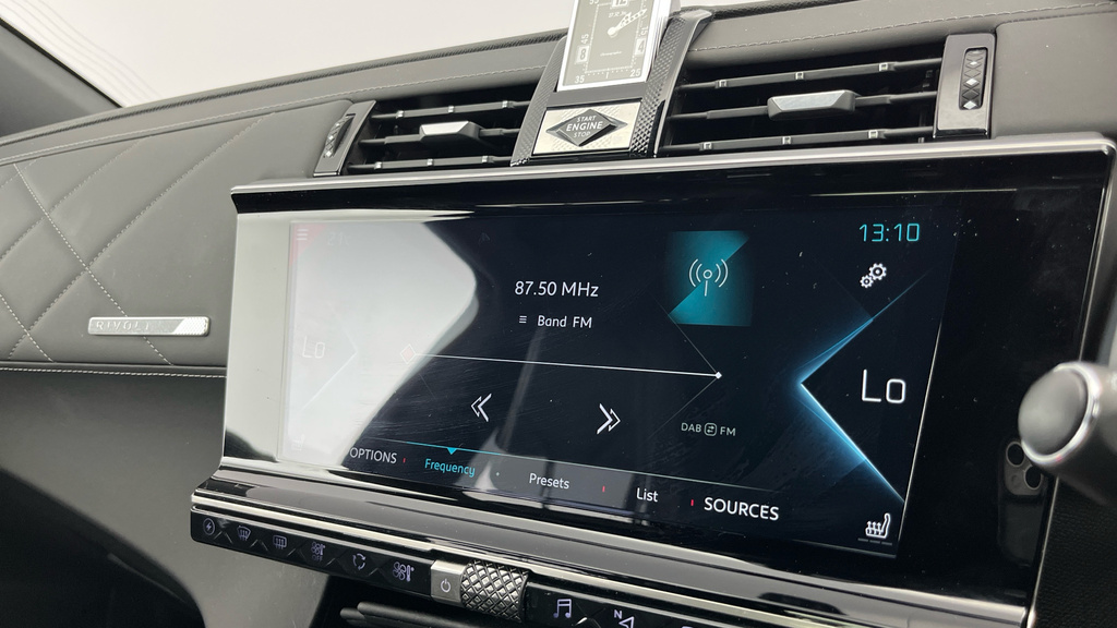 DS DS 7 Crossback 1.6 E-tense 13.2Kwh Rivoli Crossback Plug-in Eat8 Black #18