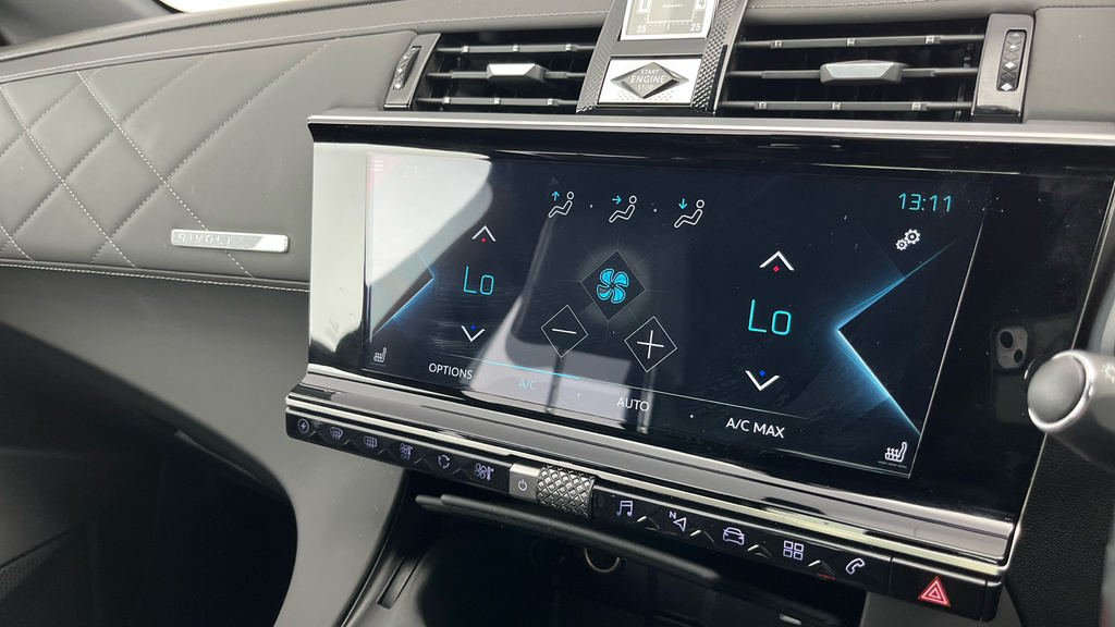 DS DS 7 Crossback 1.6 E-tense 13.2Kwh Rivoli Crossback Plug-in Eat8 Black #19