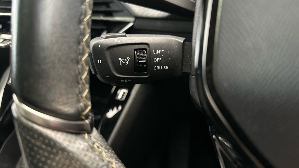 Peugeot e-2008 50Kwh Gt Line Blue #14