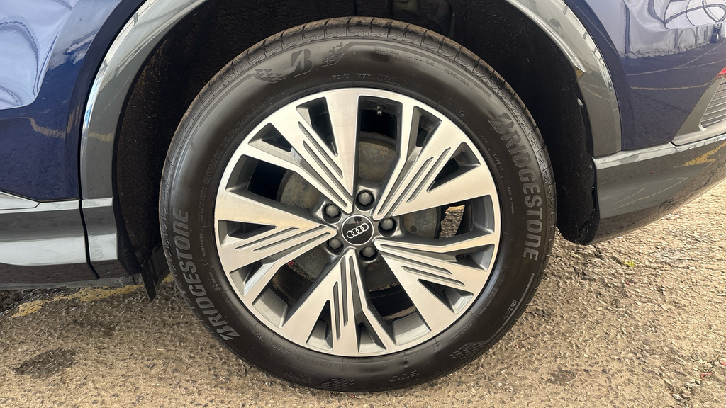Audi Q4 E Tron 210Kw 45 Quattro 82Kwh Black Edition Grey #21