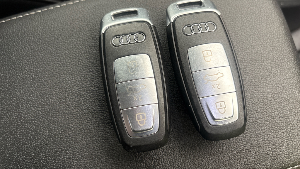 Audi Q4 E Tron 210Kw 45 Quattro 82Kwh Black Edition Grey #14