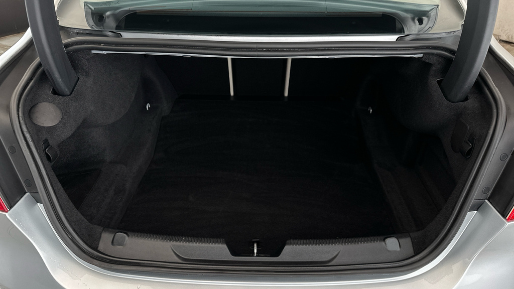Jaguar XE 2.0D R-sport Saloon Blue #20