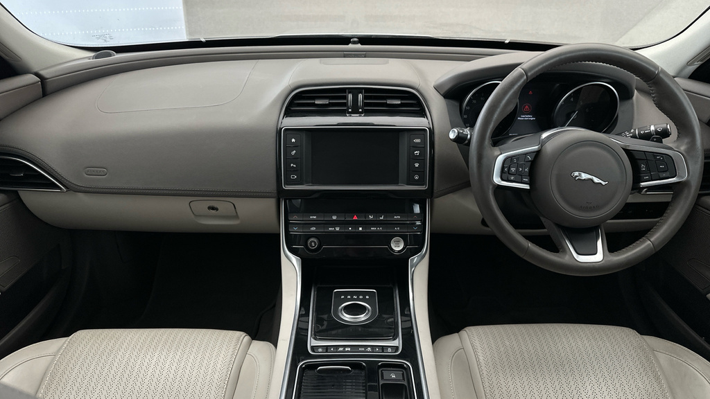 Jaguar XE 2.0D R-sport Saloon Blue #13