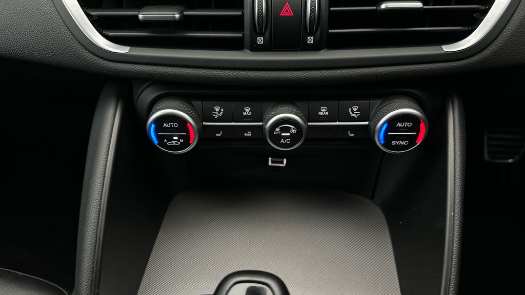 Alfa Romeo Giulia 2.1 Td Super 158 Bhp Rear Park Sensors, Android Blue #15