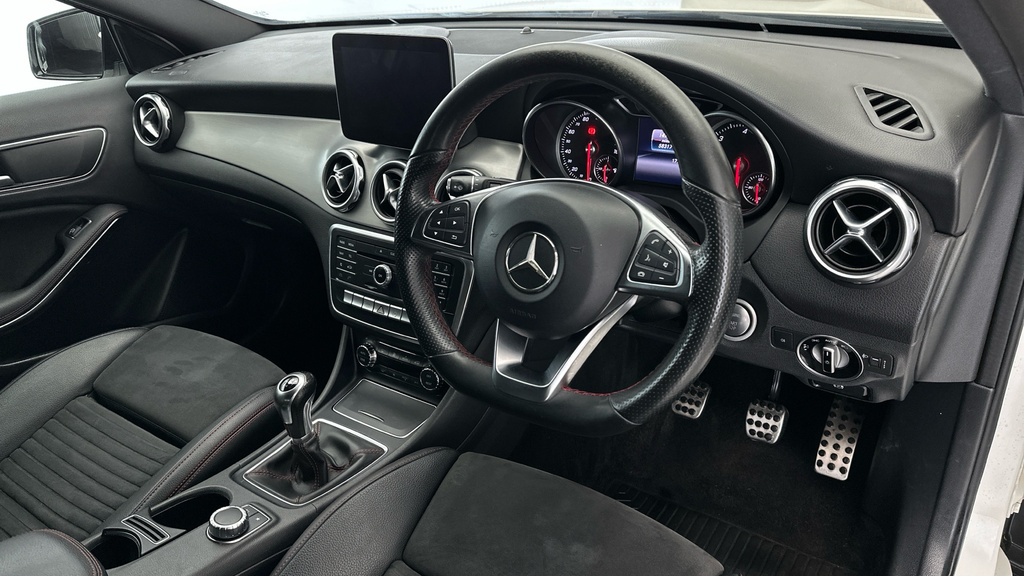 Mercedes-Benz GLA Class 2.1 D Se Euro 6 Ss Red #11