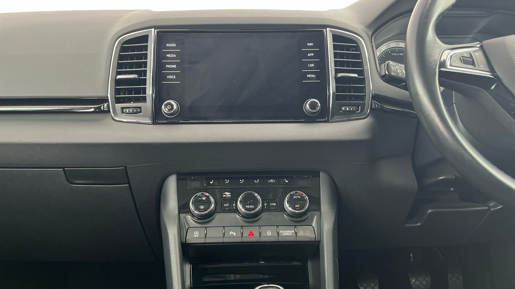 Skoda Karoq Se L Beige #23