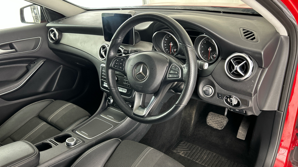 Mercedes-Benz GLA Class Gla 180 Urban Edition Grey #10
