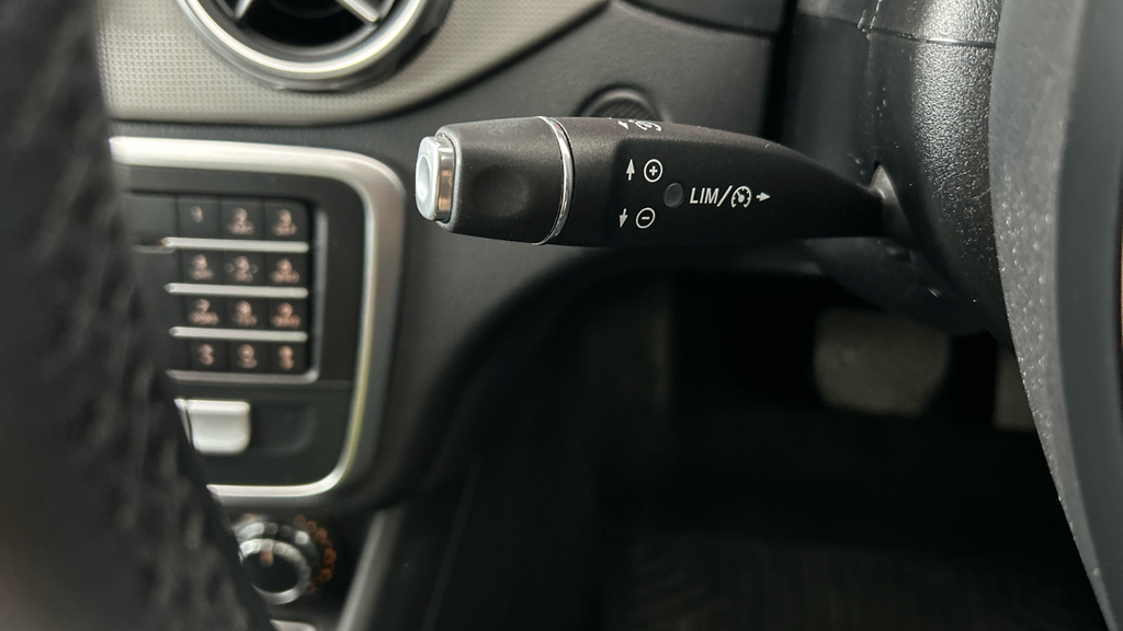 Mercedes-Benz GLA Class Gla 180 Urban Edition Grey #13