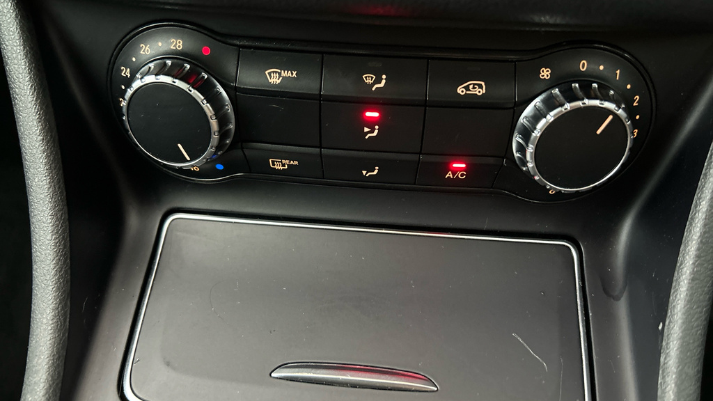 Mercedes-Benz GLA Class Gla 180 Urban Edition Grey #14