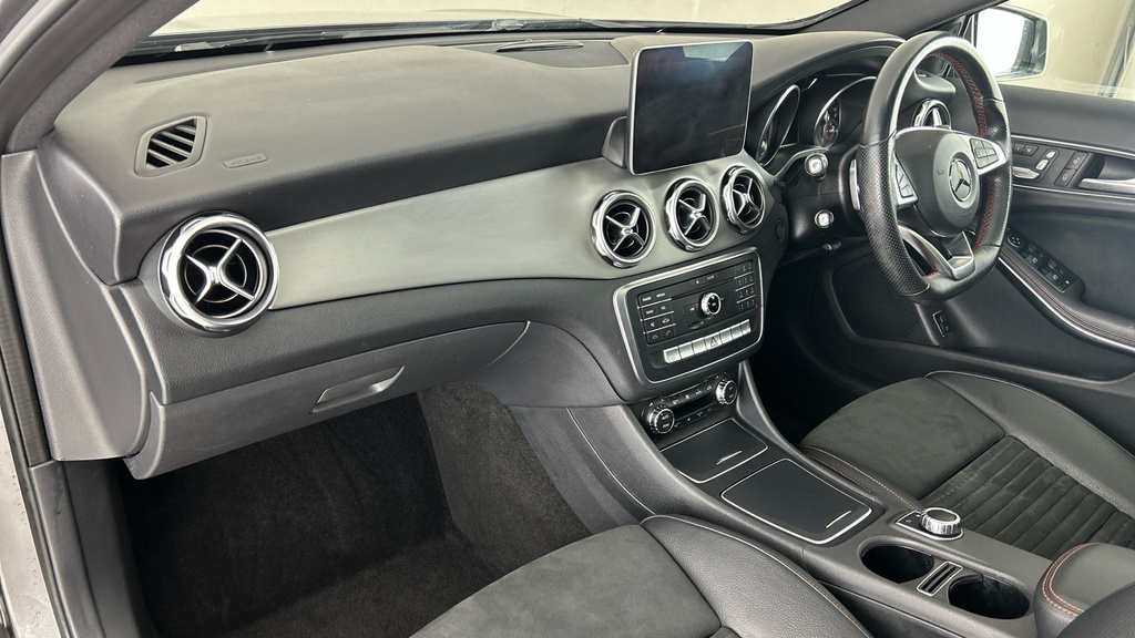 Mercedes-Benz GLA Class Gla 180 Amg Line Edition Black #15