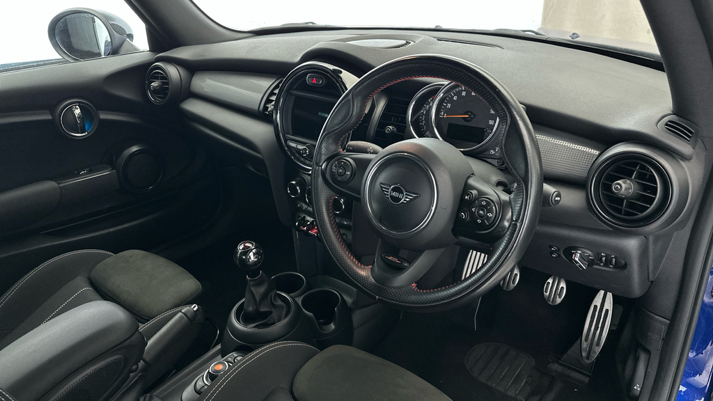Mini Convertible 2.0 Cooper S Exclusive Steptronic Euro 6-Door Black #12