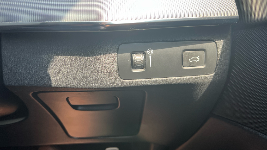 Volvo XC90 R-design, B5 Awd Mild Hybrid Climate Pack- Grey #47