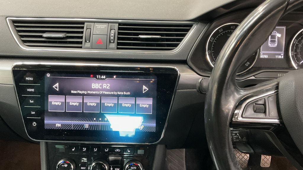 Skoda Superb 2.0 Tdi Cr Se L Executive Black #13