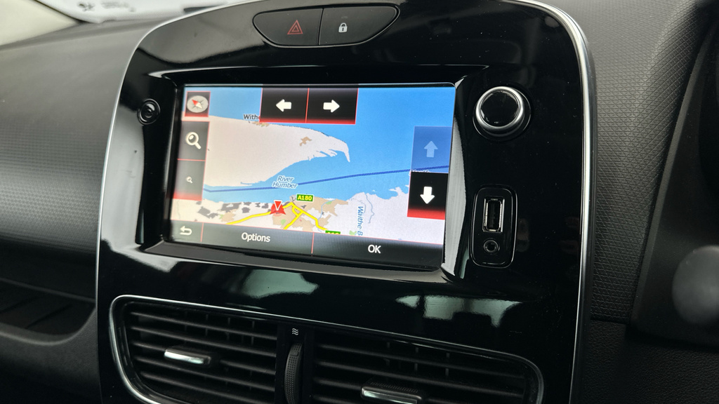Renault Clio 2019 19 0.9 Tce Iconic Hatchback Red #17