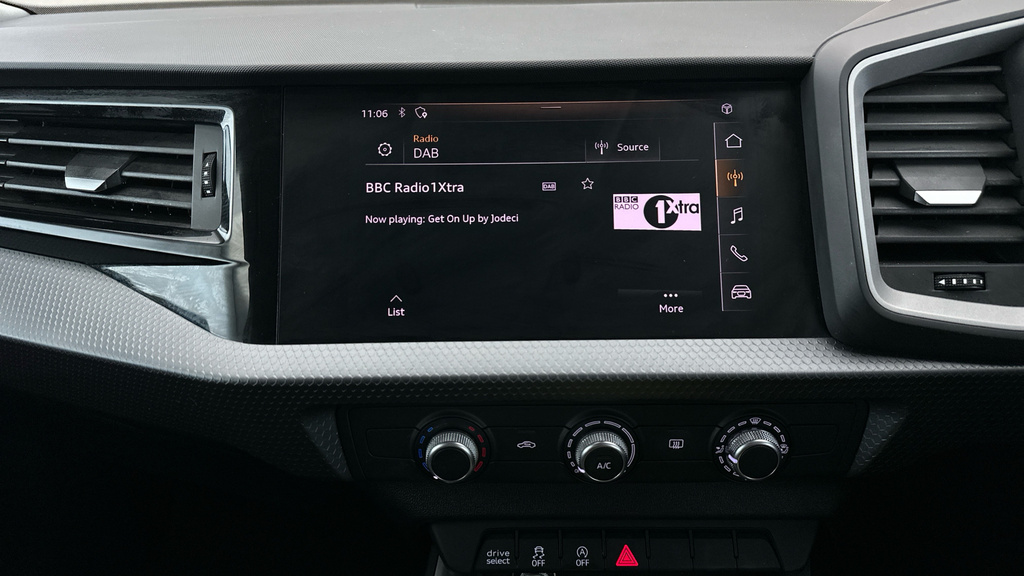 Audi A1 1.0 Sportback Tfsi Sport 94 Bhp White #16