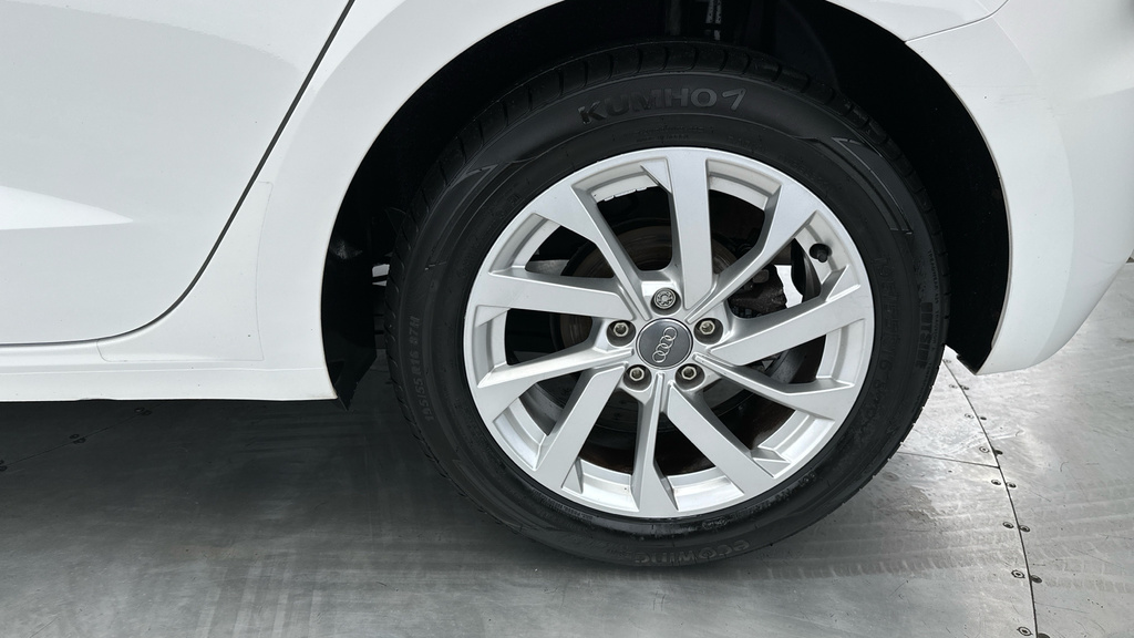 Audi A1 1.0 Sportback Tfsi Sport 94 Bhp White #24
