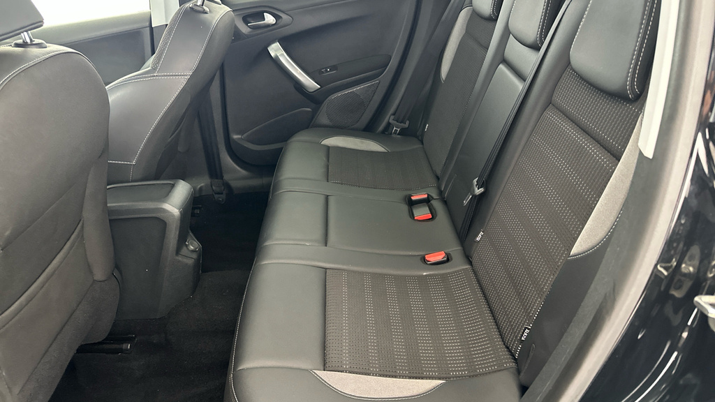 Peugeot 2008 2008 Gt Line Puretech Ss Red #18