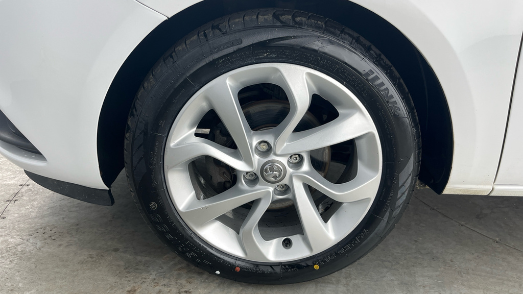 Vauxhall Corsa 1.4 75 Sport Ac Silver #25