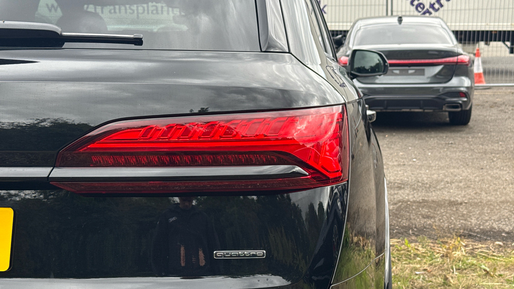 Audi Q7 3.0 Tdi V6 Black Edition Suv Tiptronic Black #37