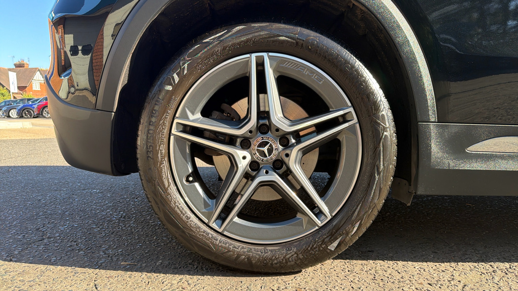 Mercedes-Benz GLA Class Gla 200 Amg Line Premium Plus Black #19