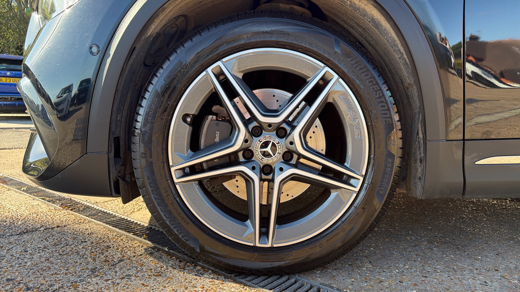 Mercedes-Benz GLA Class Gla 200 Amg Line Premium Plus Black #17