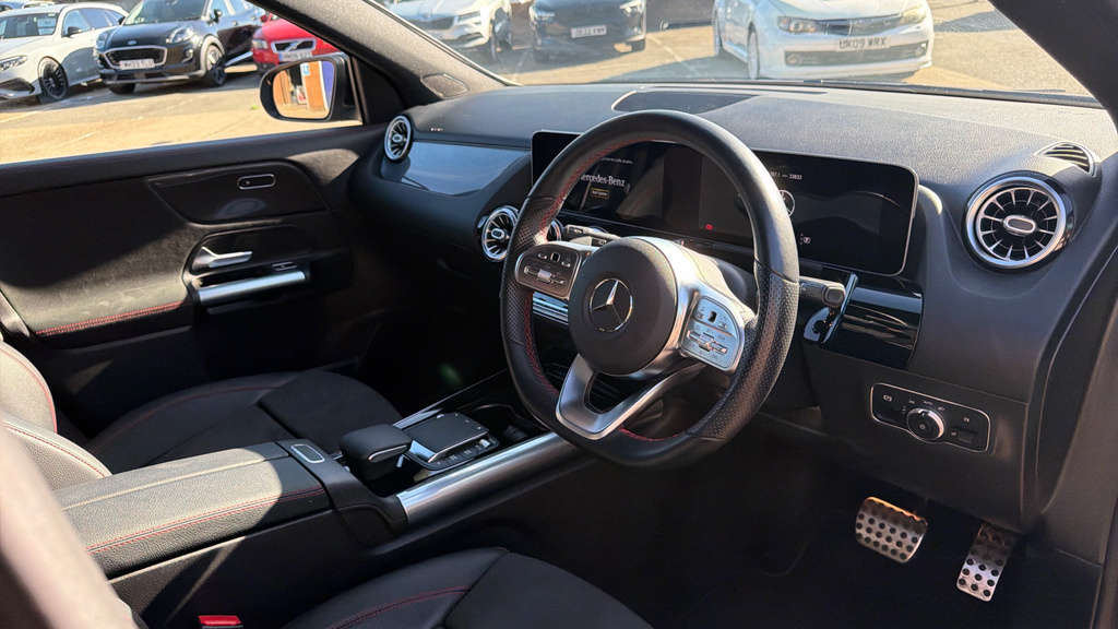 Mercedes-Benz GLA Class Gla 200 Amg Line Premium Plus Black #9
