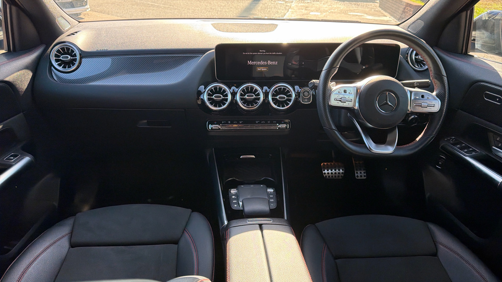 Mercedes-Benz GLA Class Gla 200 Amg Line Premium Plus Black #11